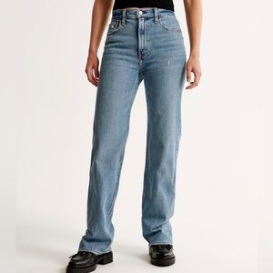 Abercrombie 90’s Relaxed Jean High Rise